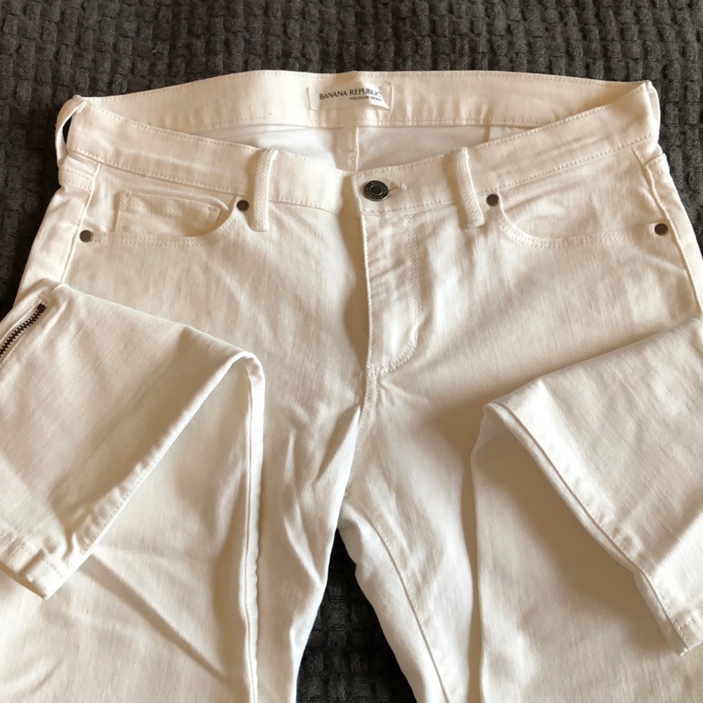 Banana Republic Premium White Denim w Zippers